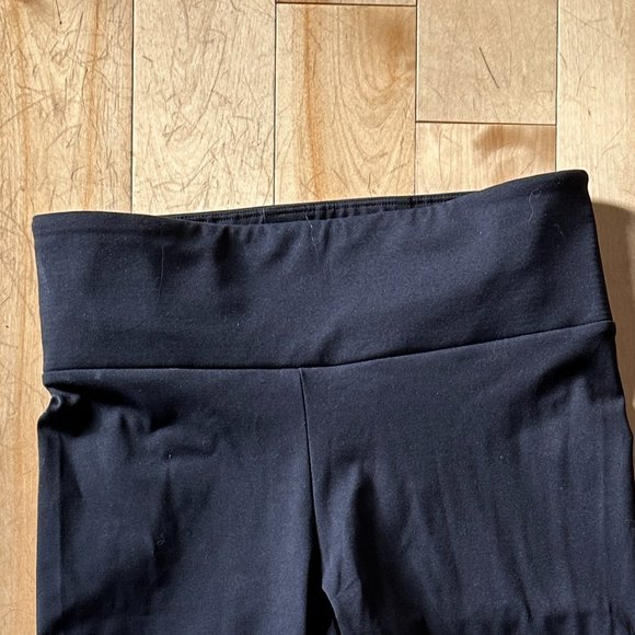 Women's Capri Tights - Picture 2 of 5